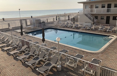 Sunny Isles Beach Apartment | Miami Beach Club, 19051 Collins Avenue