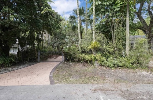 South Miami Cottage | Miami Cottage By Dream Vacation