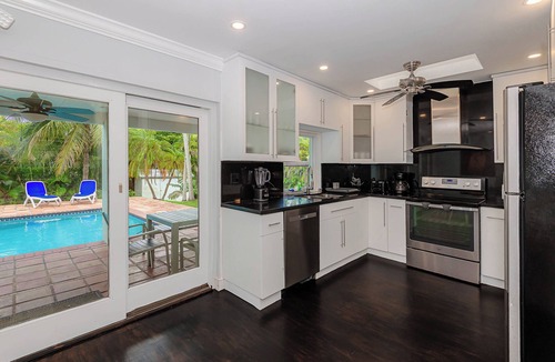 Pinecrest House | Miami Dream Home/Heated Pool/Jacuzzi/Fire Pit/BBQ Area.