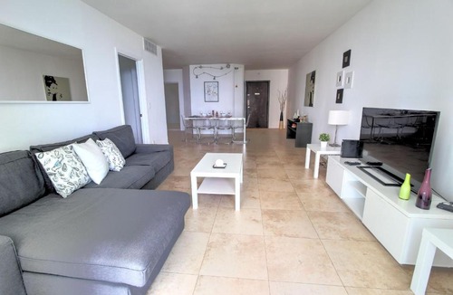Hollywood South Central Beach Apartment | Miami Hollywood 2 Bedroom 2 Bathroom 004-22bmar