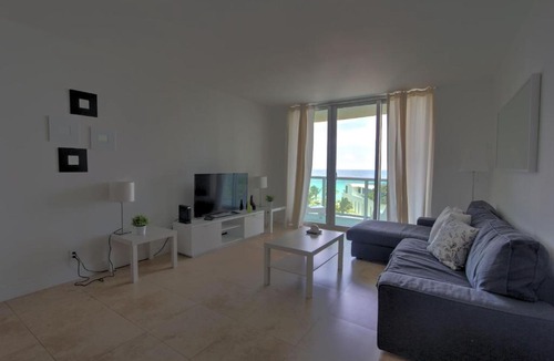 Hollywood South Central Beach Apartment | Miami Hollywood 2 Bedroom 2 Bathroom 004-22bmar