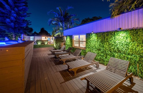 Golden Glades House | Miami Love&Peace Oasis🏝☀️ Pool, Mini Golf⛳️ Near the Beach