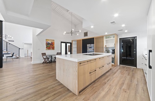 Miramar House | Miami Luxe: 5BR Retreat w/Pool & Golf Views