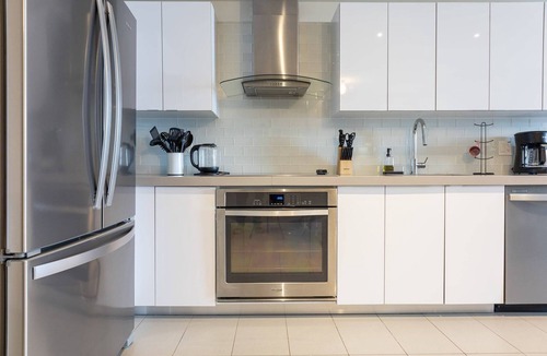 Town Square Condo | Miami Modern - Lux Amenities, Pool & Parking