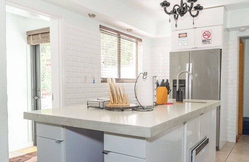 West Little Havana Villa | Miami Riverfront Villa: Pool, Hot Tub, Garden, Barbecue,High Ceiling Living Room