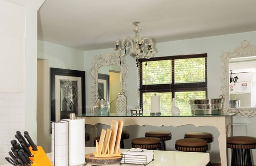 West Little Havana Villa | Miami Riverfront Villa: Pool, Hot Tub, Garden, Barbecue,High Ceiling Living Room