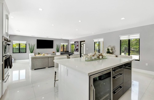 Miami Springs House | Miami Springs Located in Heart of Miami