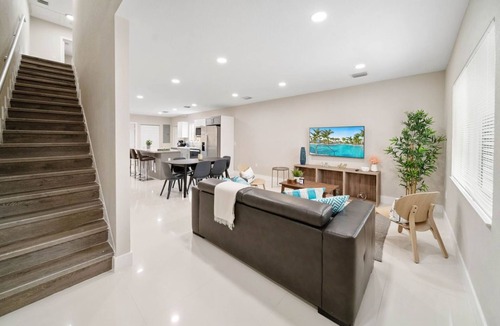 Liberty City House | Miami Wynwood Luxury House 4 Bedrooms-3 Bathrooms
