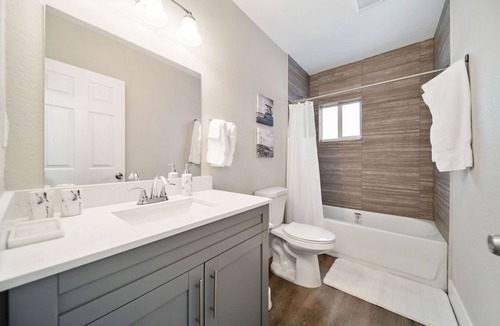 Liberty City House | Miami Wynwood Luxury House 4 Bedrooms-3 Bathrooms