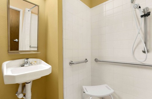 Shelbyville Hotel | Microtel Inn & Suites by Wyndham Shelbyville