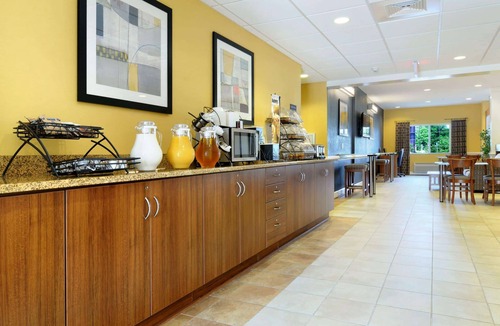 Columbus Hotel | Microtel Inn & Suites by Wyndham Columbus/Near Fort Benning