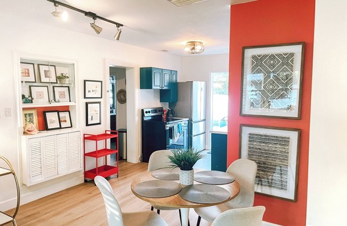 Golden Beach House | Mid-Century 2-Bedroom Charm - Beach, Pets, Fenced Yard in Fabulous Venice