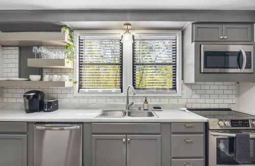 Augusta House | Mid-Century Modern Cottage for Extended Stays