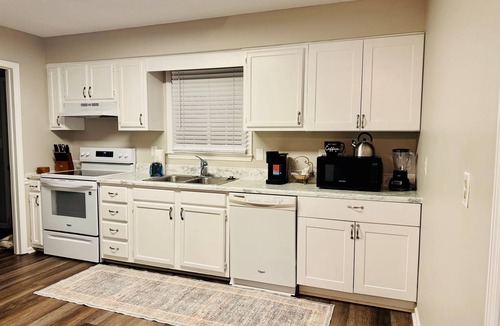 Greenville House | Midterm 3BR/2BA Rental near Pelham Rd Greenville SC