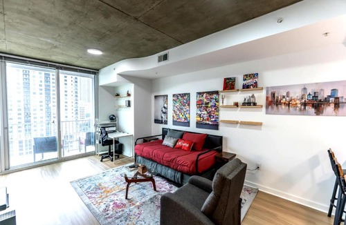 Midtown Apartment | Midtown Atlanta 1BR Skyline Balcony Corner Suite by Piedmont Park LuxePad