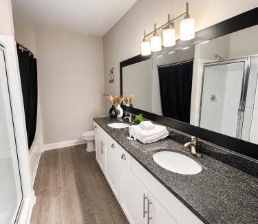 Old Fourth Ward Apartment | Midtown Atlanta Luxe Retreat