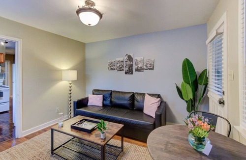 Midtown Apartment | Midtown Gated Spot | Steps To Overton Blues & BBQ
