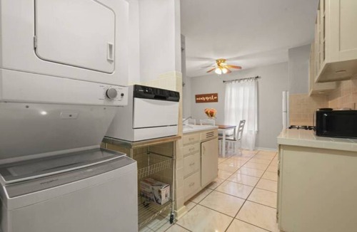 Knight Park House | Midtown Spot Near DT, M. Benz and Truist Stadiums, Stylish Bungalow