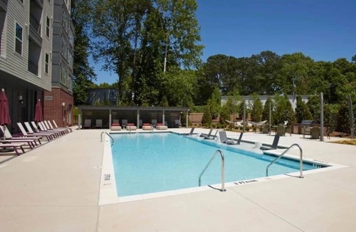 East Side Apartment | Midtown Stay Near Everything