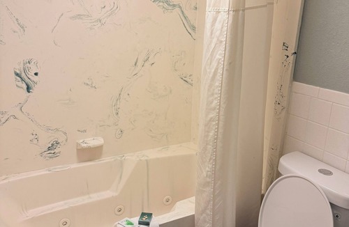 Milan Hotel | Milan Inn & Suites