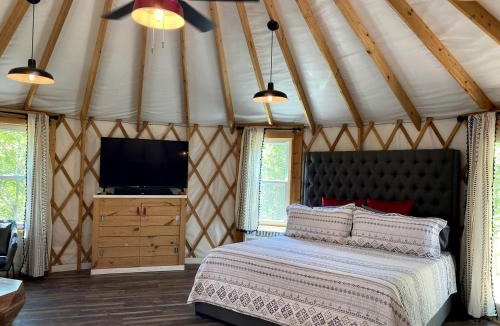 Mill Spring House | Mill Spring Glamping Yurt near Asheville, North Carolina