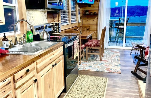 Brevard Cottage | Million Dollar View with Cedar Sauna, Hot Tub and Cold Plunge Tub