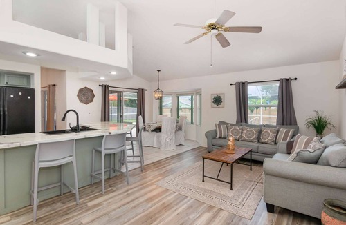 Interchange Square House | Milly · Spacious Luxury Pool Home Oasis · 8 mi to Airport