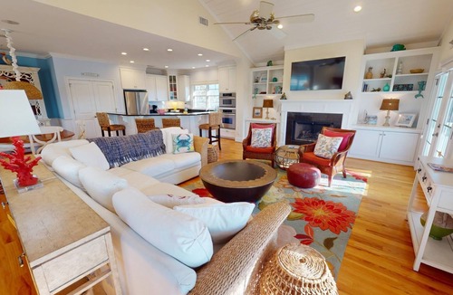 Tybee Island House | Mimi's Mermaids & Memories | Pet-Friendly, Across From Beach