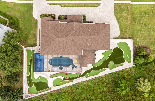 Windsor Hills House | Mini Golf, Splash Pad, Indoor Playground, Movie Theatre & Summer Kitchen