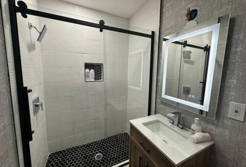 Church Street Apartment | Mini Studio Apartment 15 mins from downtown