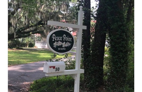 Beaufort Cottage | MINUTES AWAY FROM PARRIS ISLAND