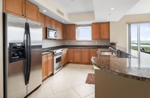 Hammock Bay Condo | Minutes from Marco Island beaches. Large Luxury condo great price point!