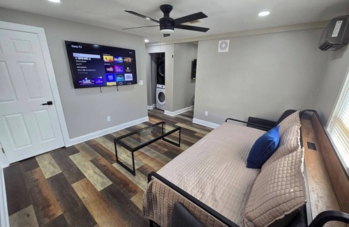 Atlanta Apartment | Minutes from Mercedes-Benz Stadium+GWCC+State Farm Arena