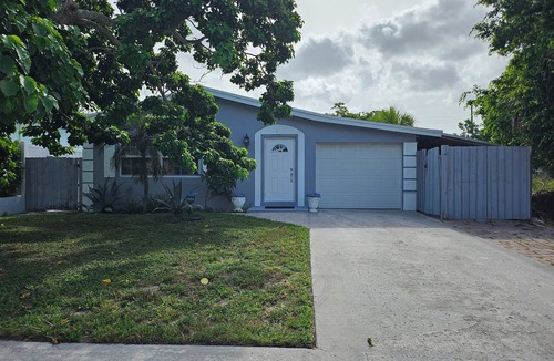 Pineapple Grove Arts District House | Minutes from the downtown life of Delray Beach and a mile away from the beach!