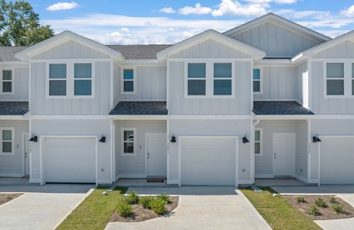 Pine Forest House | Minutes from white sand and blue seas! 3BR/2.5BA