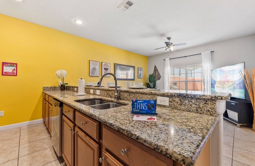 West Kissimmee House | Minutes to Disney Pvt Pool Free Wi-Fi & Perks