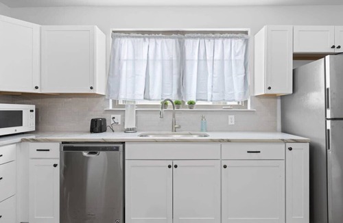 Chattanooga House | Minutes to Downtown, Park & Zoo! Trendy at Hoyt