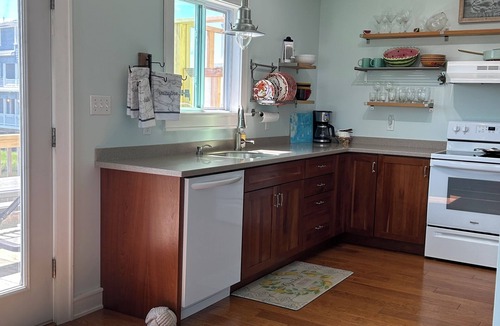 Mud City House | Minutes to Long Beach Island , Water Front Mallard Island Getaway !