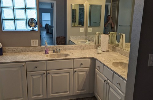 Piedmont House | Minutes to Spanish Springs and Sumpter Landing, pet friendly, renovated kitchen