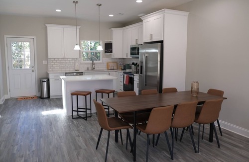 Ponderosa - Wingate House | Minutes to Uptown & Airport Modern 4BR Home in Charlotte