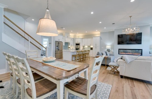 Avalon Beach Estates House | Miramar Beach Getaway with Pool Access and Fireplace!