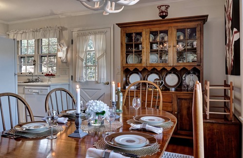 Mirror Lake House | Mirror Lake Retreat - Walk to Town!
