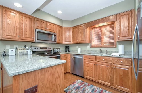Blowing Rock Condo | Mitchell 2 | Fireplace, Restaurant, Pool, Spa