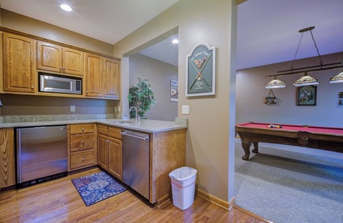 Blowing Rock Condo | Mitchell 2 | Fireplace, Restaurant, Pool, Spa