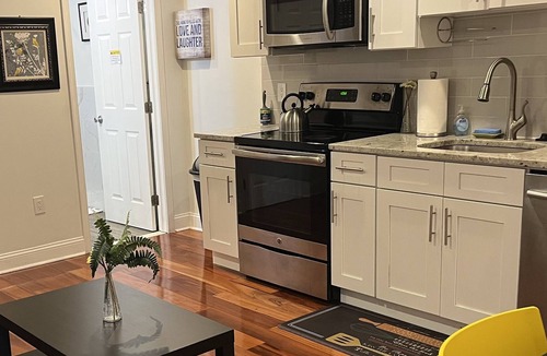 Passyunk Square Apartment | Modern 1 bedroom apartment close to Geno's / pat's, Sports Centers
