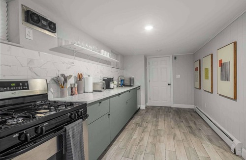 The Heights Apartment | Modern 1BR Gem | Queen Bed | Fast NYC Access