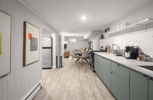 The Heights Apartment | Modern 1BR Gem | Queen Bed | Fast NYC Access