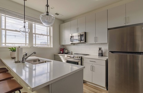 Hadley - Washington Condo | Modern 1BR w/Massive Deck & City Views