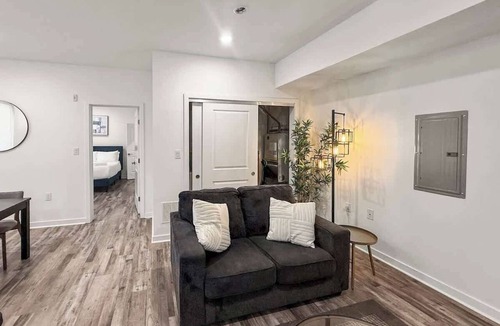 Olde Kensington Apartment | Modern 2 BD | Sleeps 6 | Northern Liberties