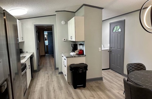 Gainesville Apartment | Modern 2 bed Home 10 mins from Dtown Gainesville